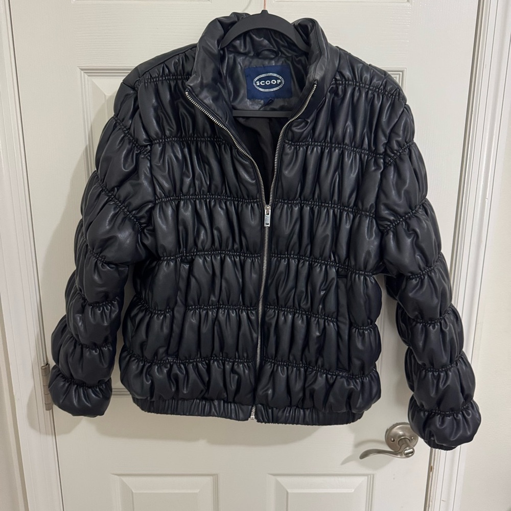Womans Black Puffer Jacket
